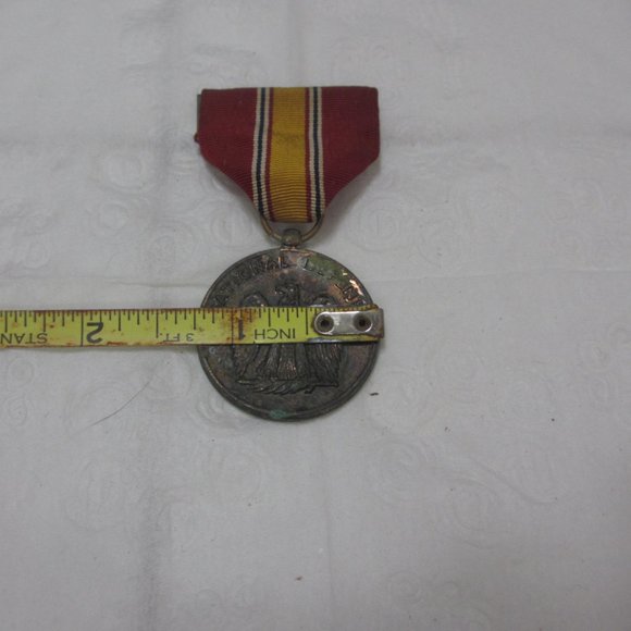 MEDAL AND RIBBON UNITED STATES NATIONAL DEFENSE  VINTAGE - Picture 5 of 6